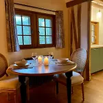 Le Manoir Du Perroy *