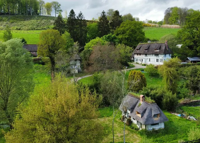 Le Manoir Du Perroy Country house