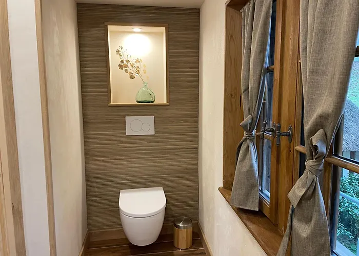 Le Manoir Du Perroy Country house